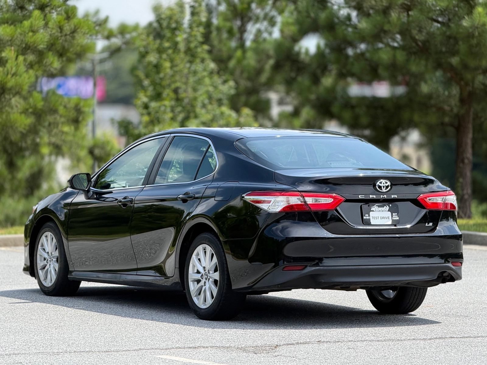 Used 2018 Toyota Camry LE FWD image 10