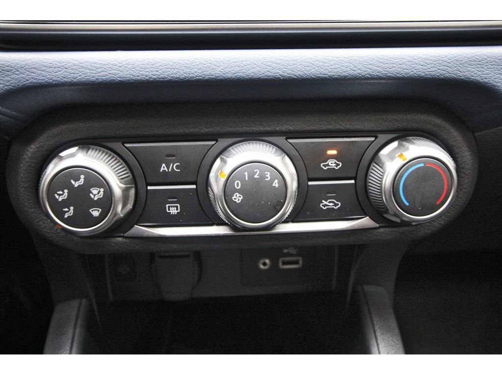 Used 2025 Nissan Versa SV w/ Trunk Package image 23