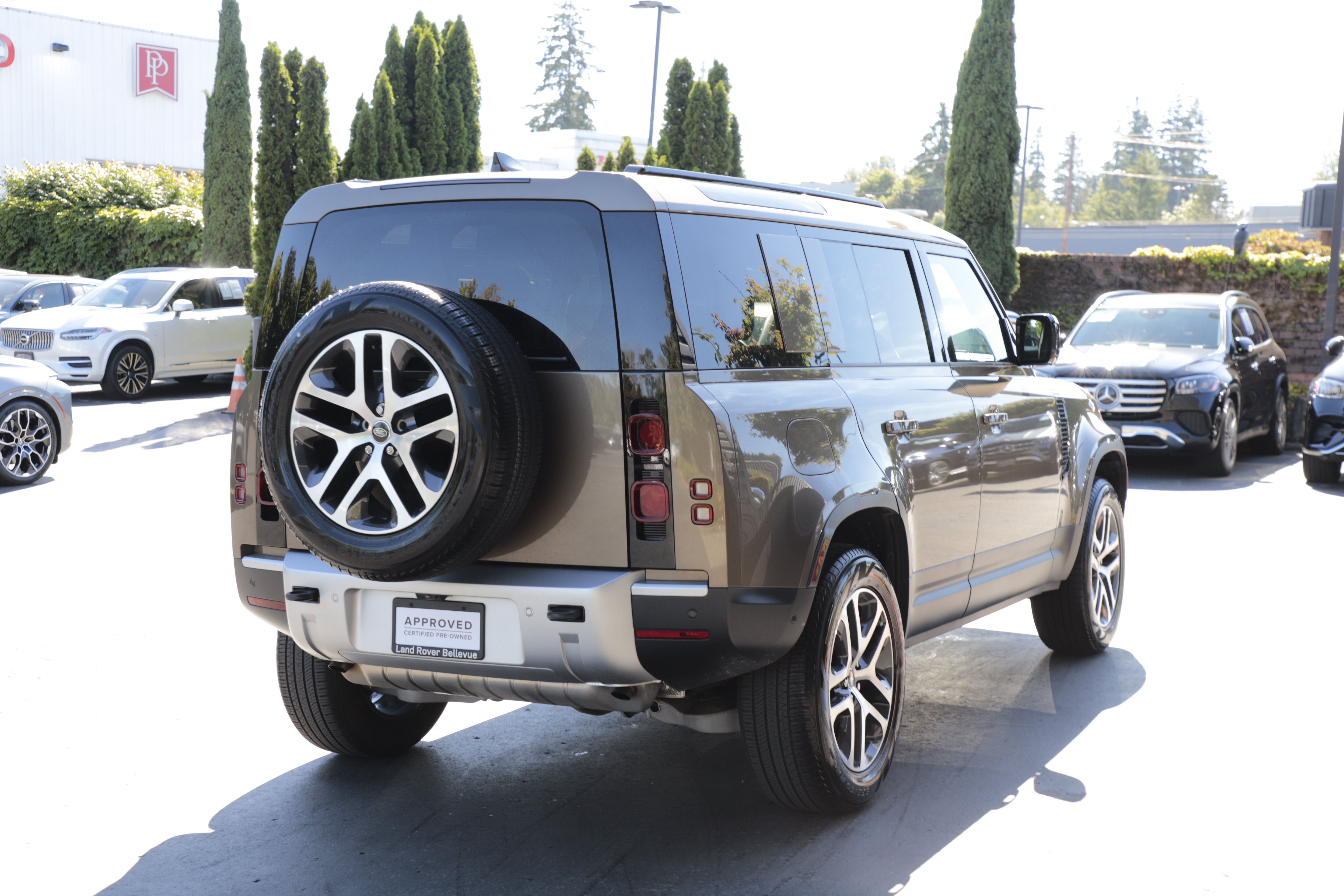 Certified 2025 Land Rover Defender 110 S AWD/4WD image 10
