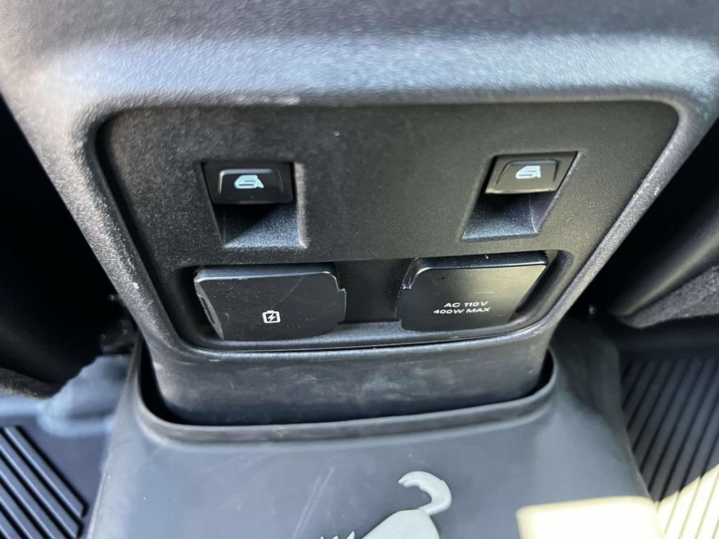 Used 2023 Ford Bronco Wildtrak AWD/4WD image 13