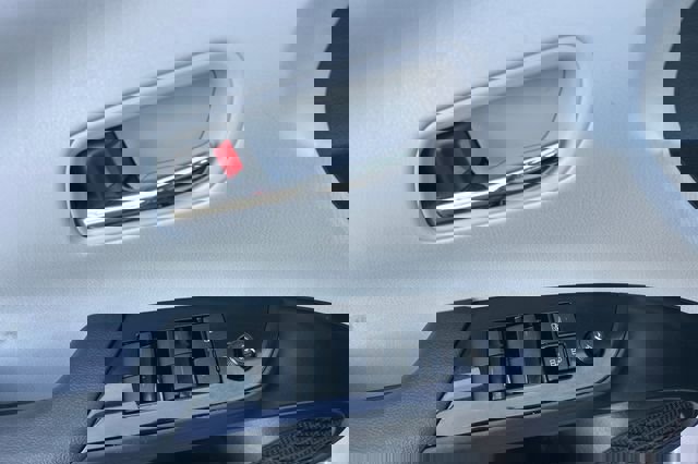 Used 2019 Toyota Prius Prime Premium image 12