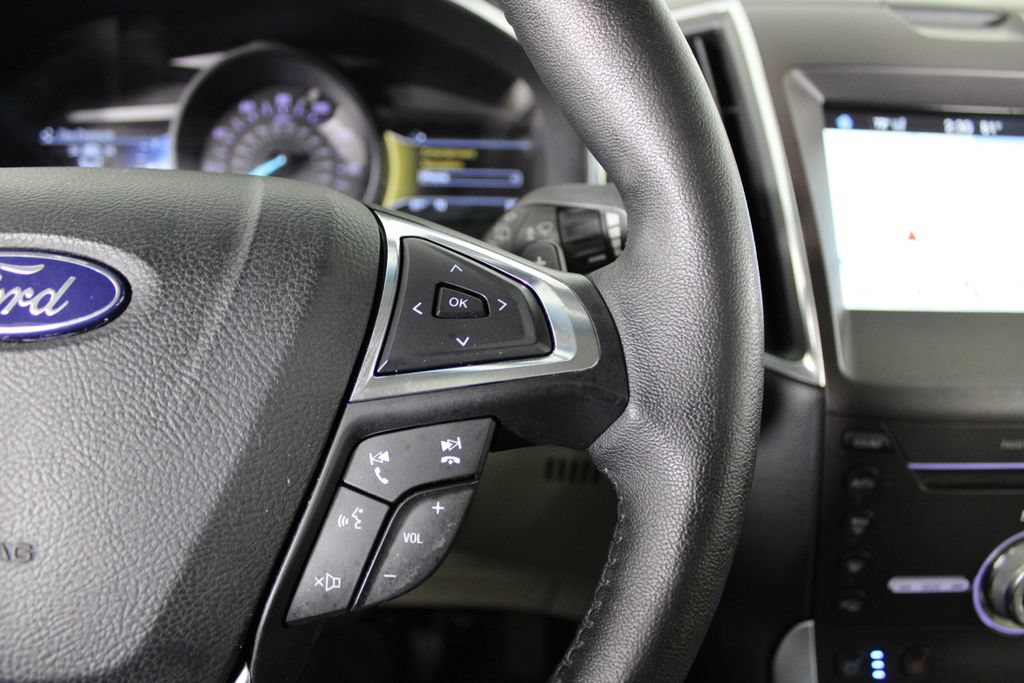 Used 2018 Ford Edge Titanium w/ Equipment Group 301A AWD/4WD image 26