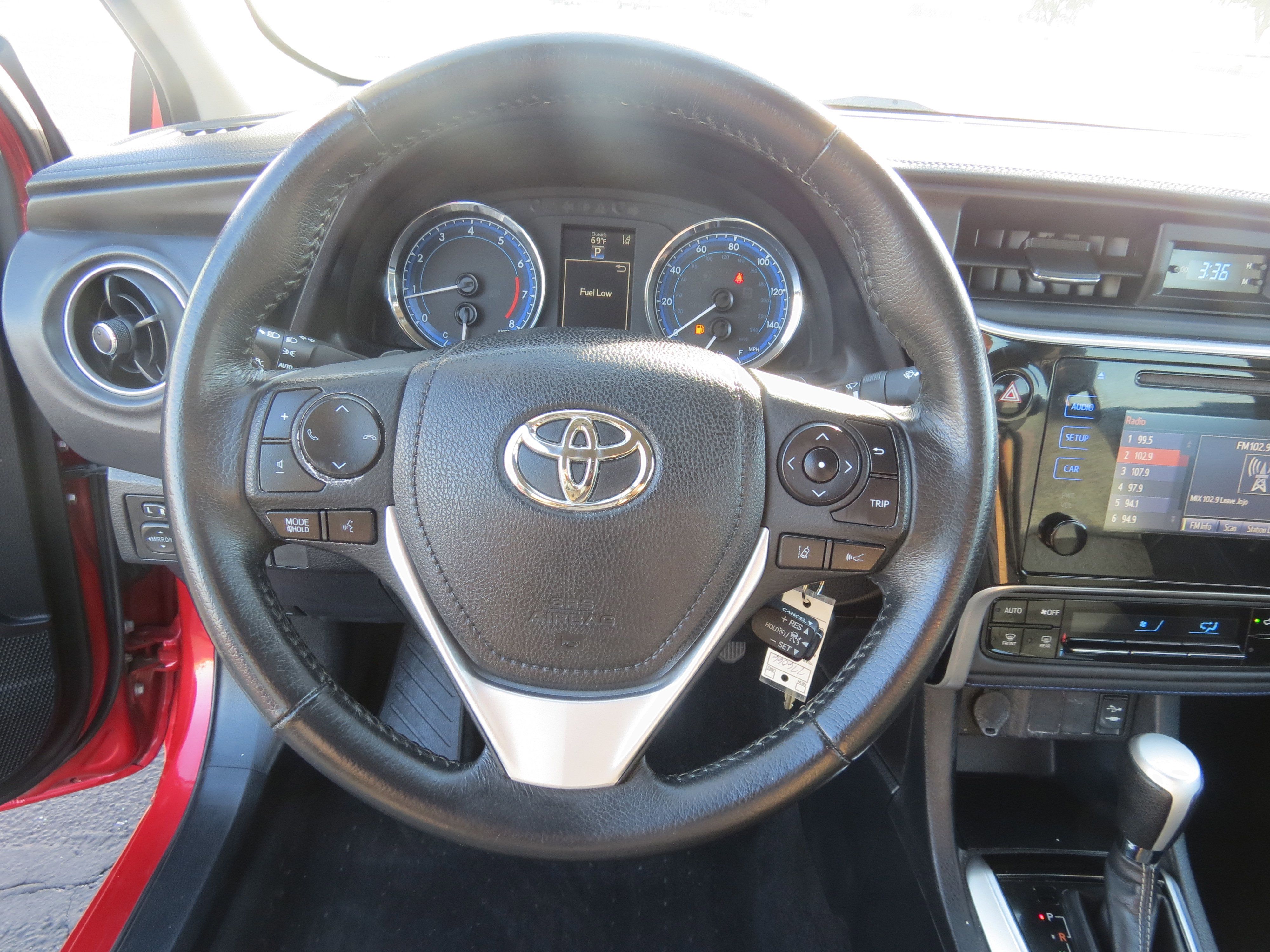 Used 2017 Toyota Corolla SE image 10