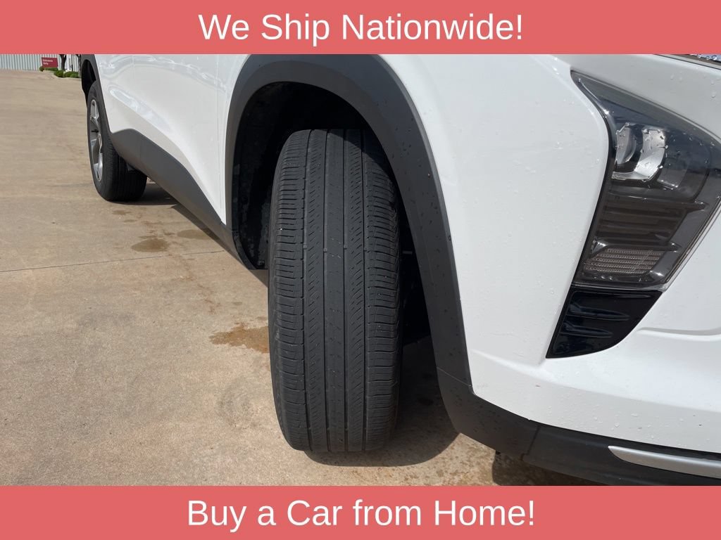 Used 2025 Chevrolet Trax LT w/ LT Convenience Package FWD image 16