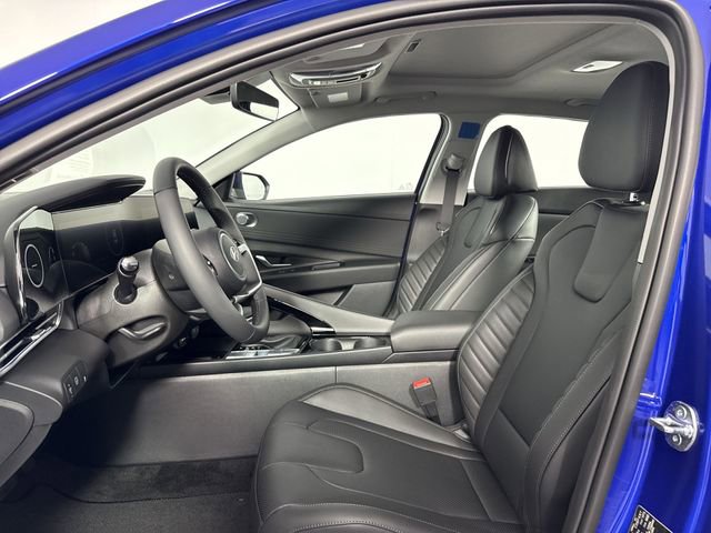 Used 2025 Hyundai Elantra Limited FWD image 19