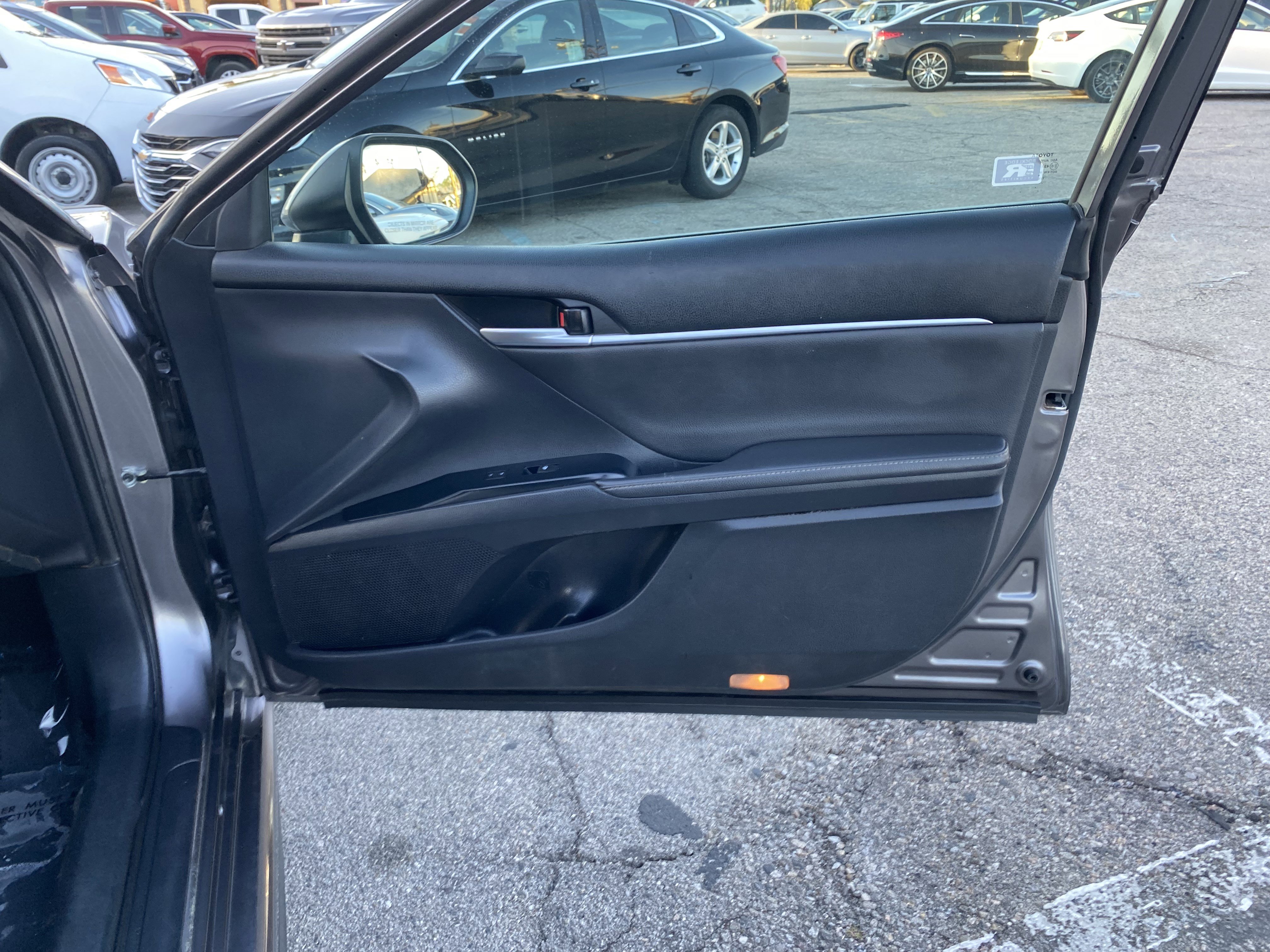 Used 2019 Toyota Camry XSE FWD image 21