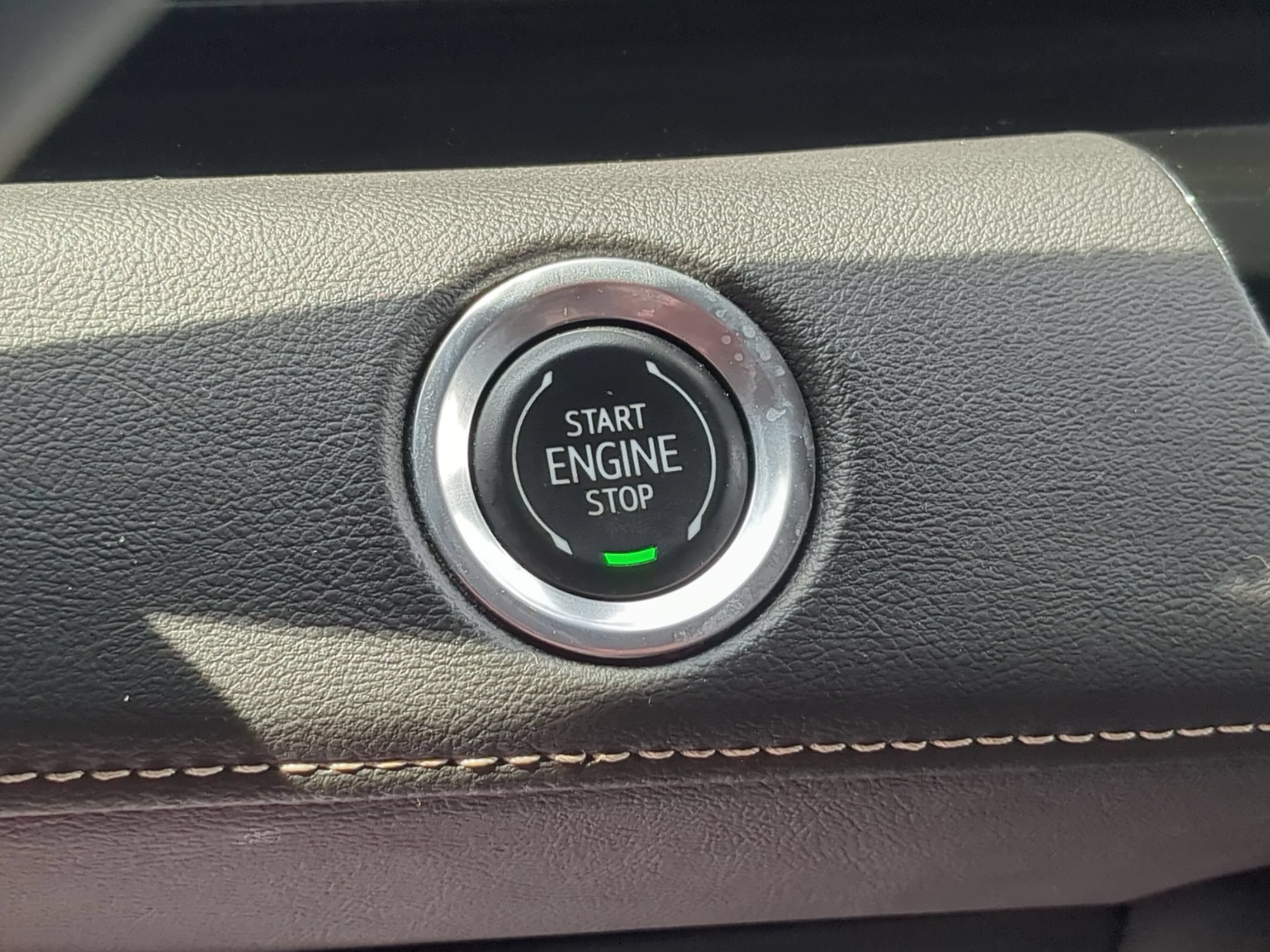 Certified 2022 Cadillac Escalade Luxury AWD/4WD image 15
