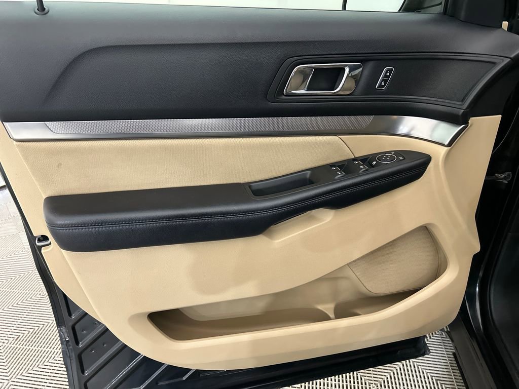 Used 2017 Ford Explorer FWD image 11