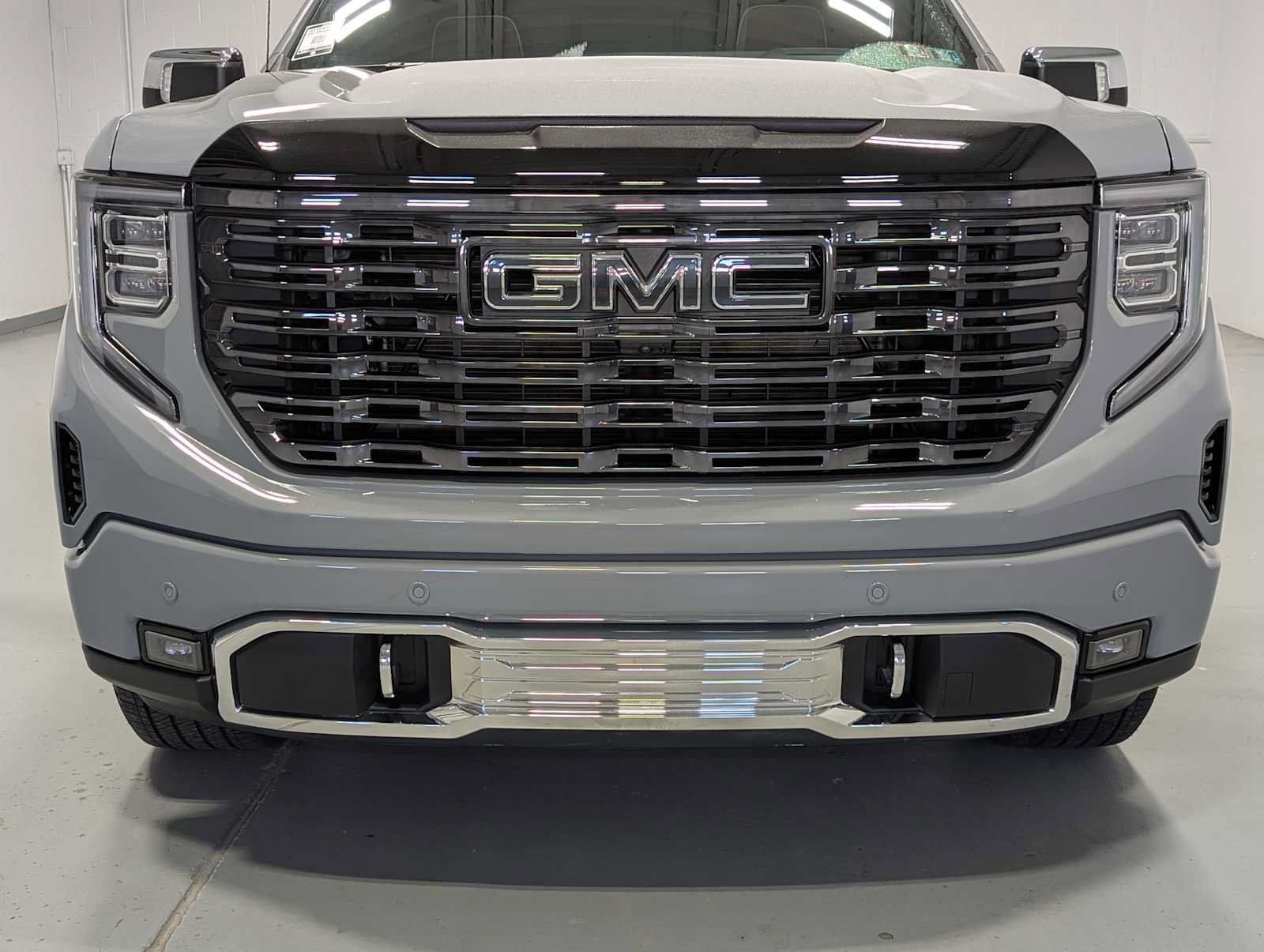 Certified 2025 GMC Sierra 1500 Denali Ultimate AWD/4WD image 2