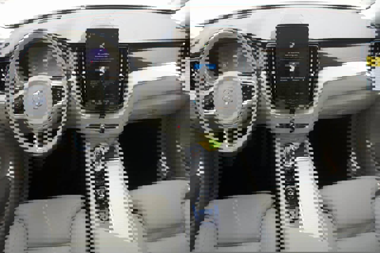 New 2026 Volvo XC60 B5 Ultra w/ Protection Package Premier image 10