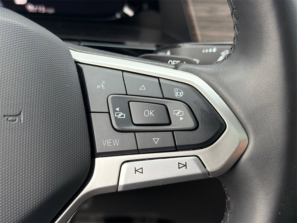 Used 2024 Volkswagen Atlas SEL Premium R-Line image 26