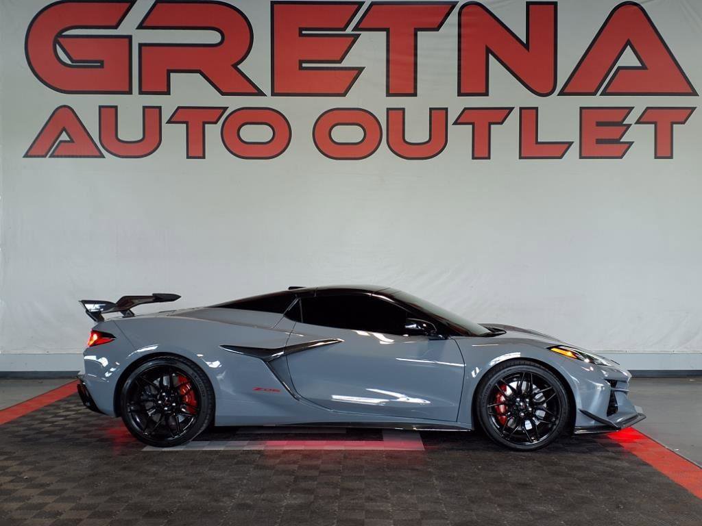 Used 2024 Chevrolet Corvette Z06 image 1