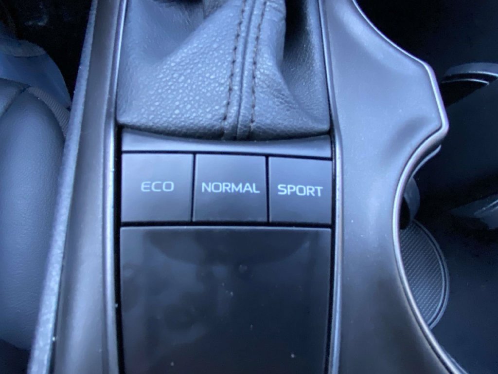 Used 2023 Toyota Camry SE FWD image 29
