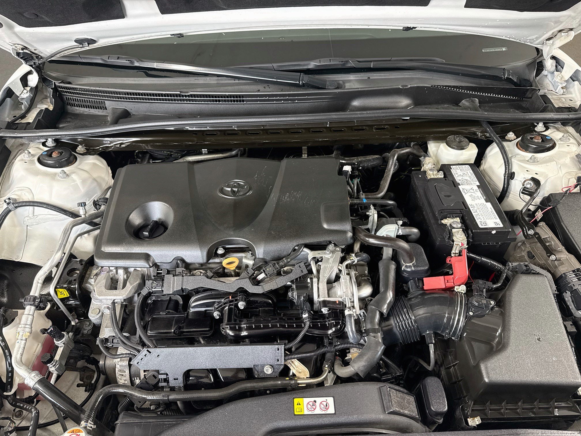Used 2020 Toyota Camry SE w/ Convenience Package FWD image 39