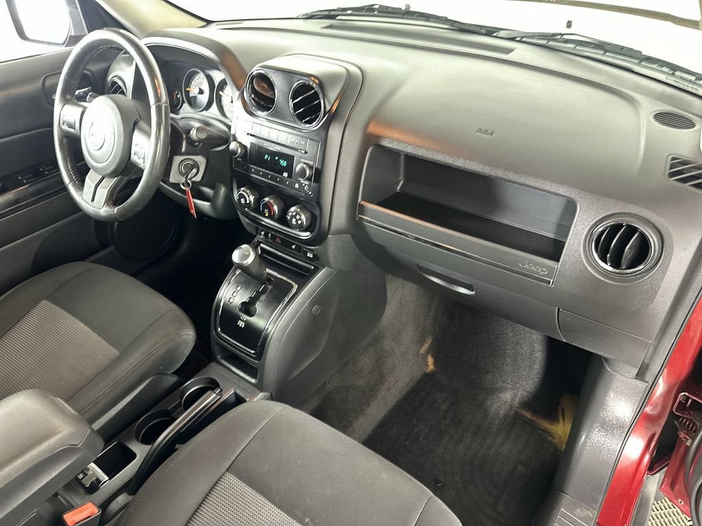 Used 2014 Jeep Patriot Latitude AWD/4WD image 25