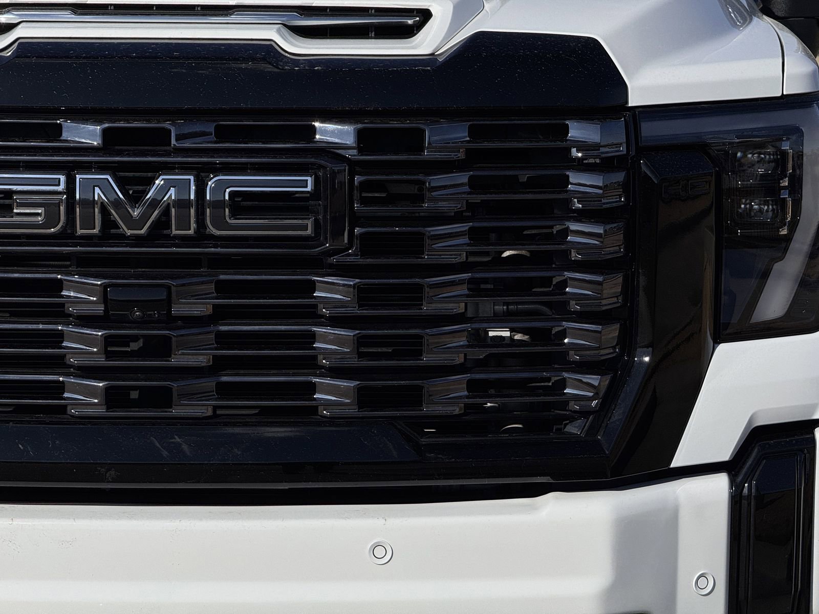 Used 2025 GMC Sierra 2500 Denali Ultimate image 8
