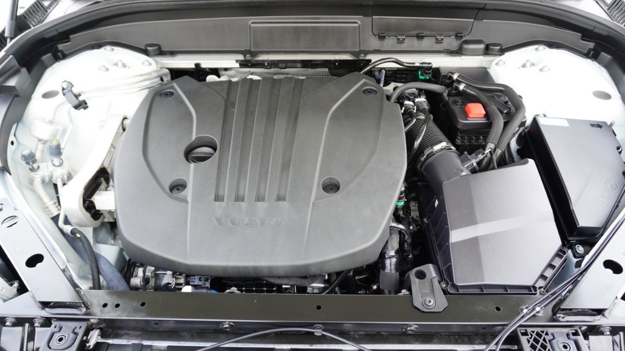 Used 2025 Volvo XC60 B5 Ultra w/ Protection Package Premier image 35