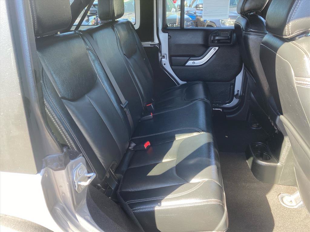 Used 2018 Jeep Wrangler Unlimited Rubicon w/ Connectivity Group AWD/4WD image 24
