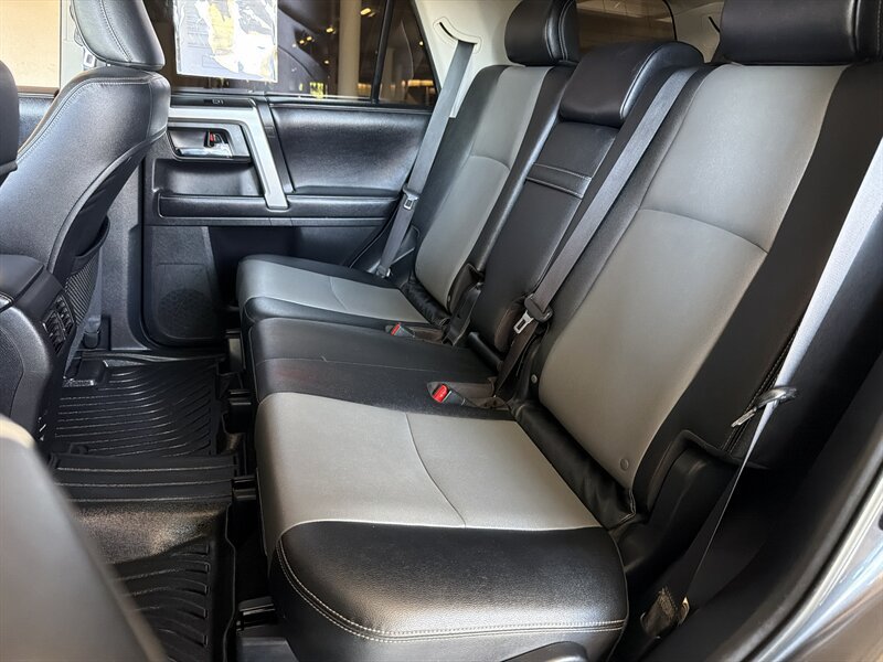 Used 2016 Toyota 4Runner SR5 Premium RWD image 15