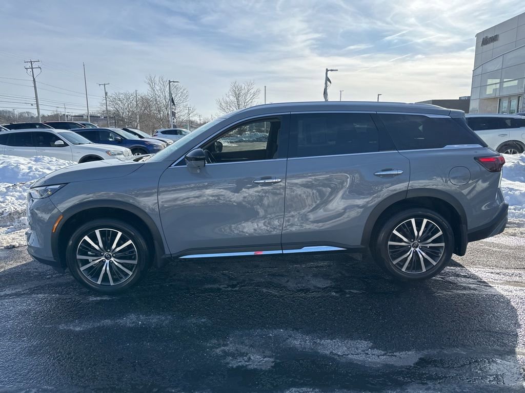 Used 2025 INFINITI QX60 Sensory w/ Vision Package image 10