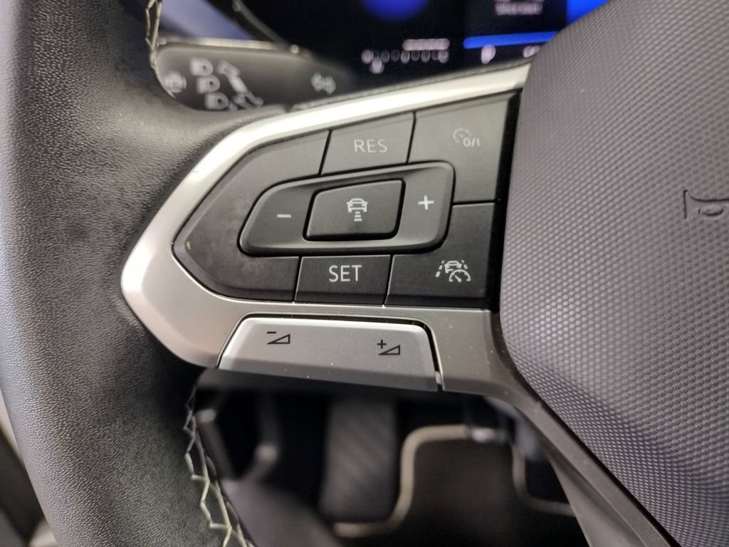 Certified 2023 Volkswagen Taos SE w/ Panoramic Sunroof Package image 35