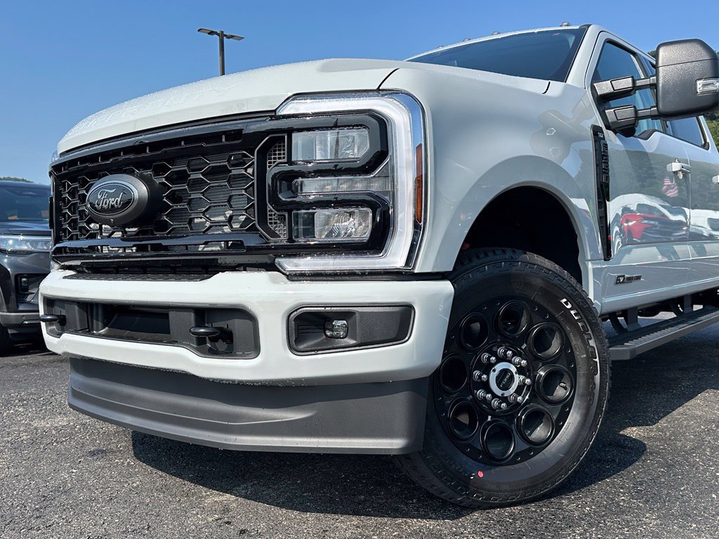 New 2026 Ford F350 XLT w/ XLT Premium Package AWD/4WD image 36