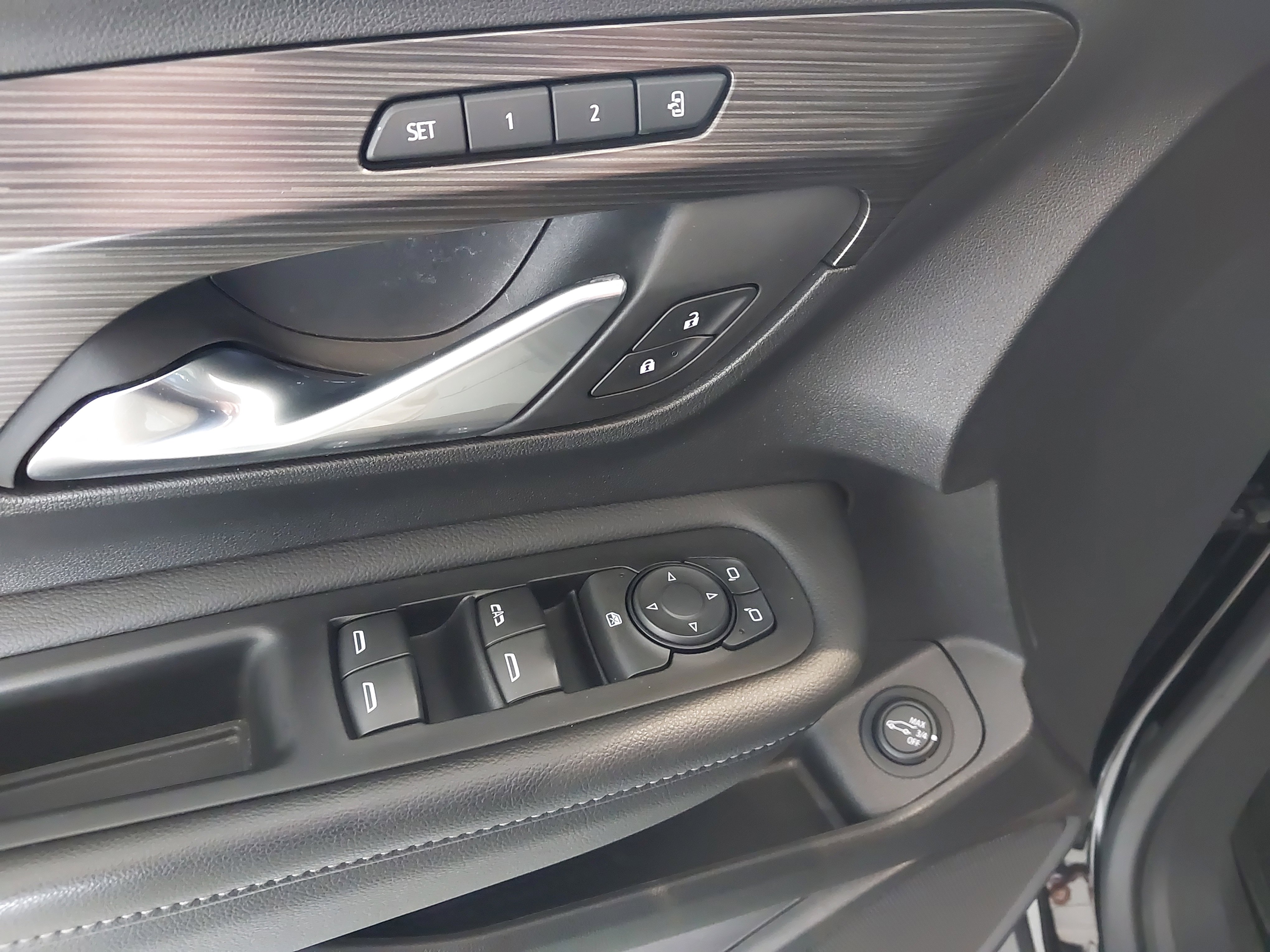 Used 2022 GMC Terrain SLT w/ Tech Package image 26