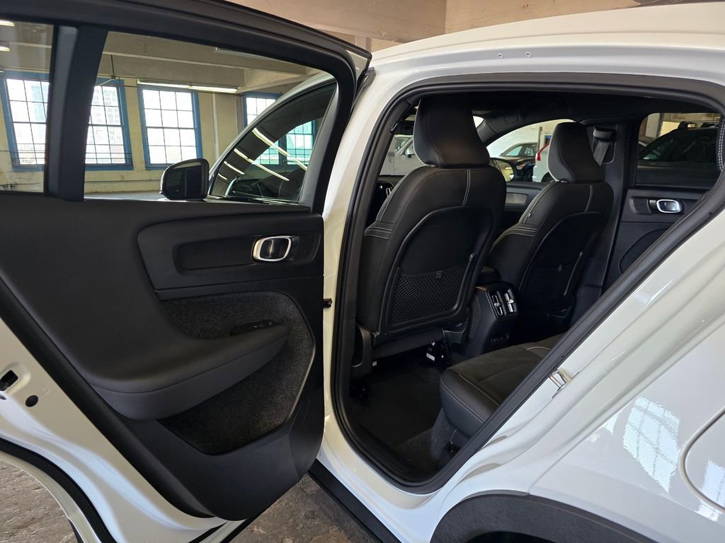 Certified 2023 Volvo C40 P8 Recharge Ultimate image 51