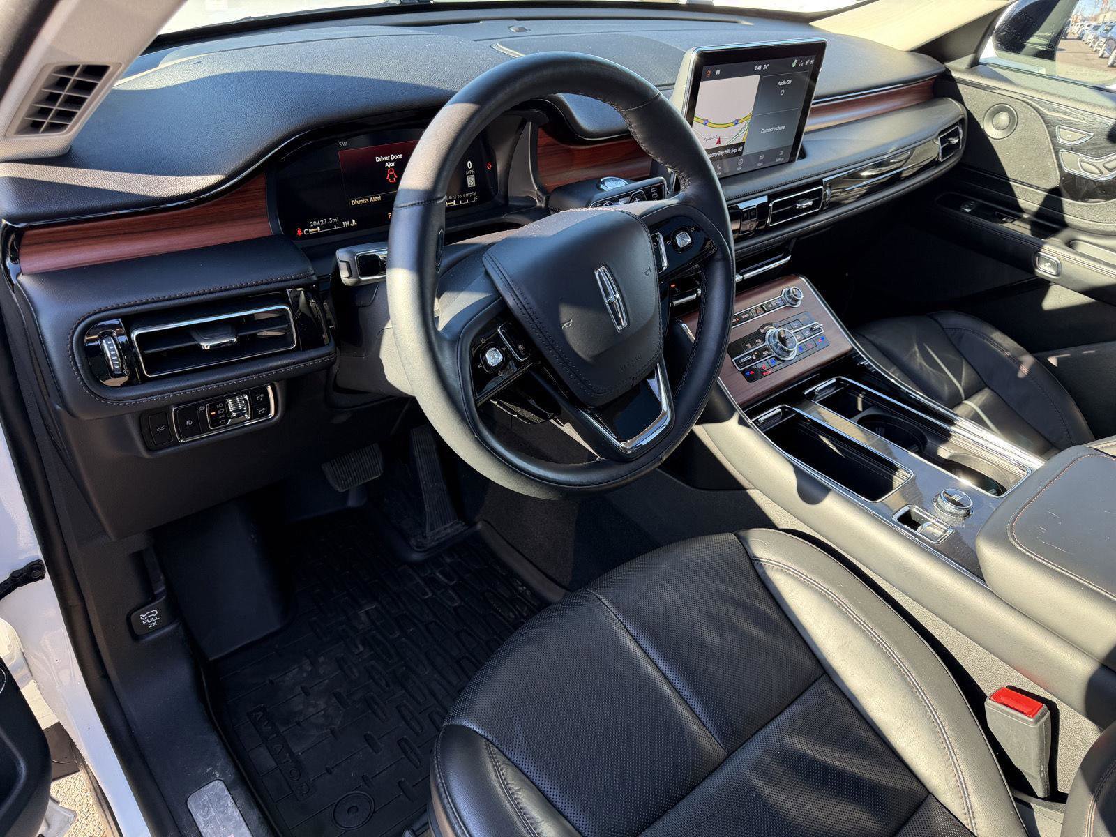 Used 2024 Lincoln Aviator Reserve w/ Equipment Group 201A image 10