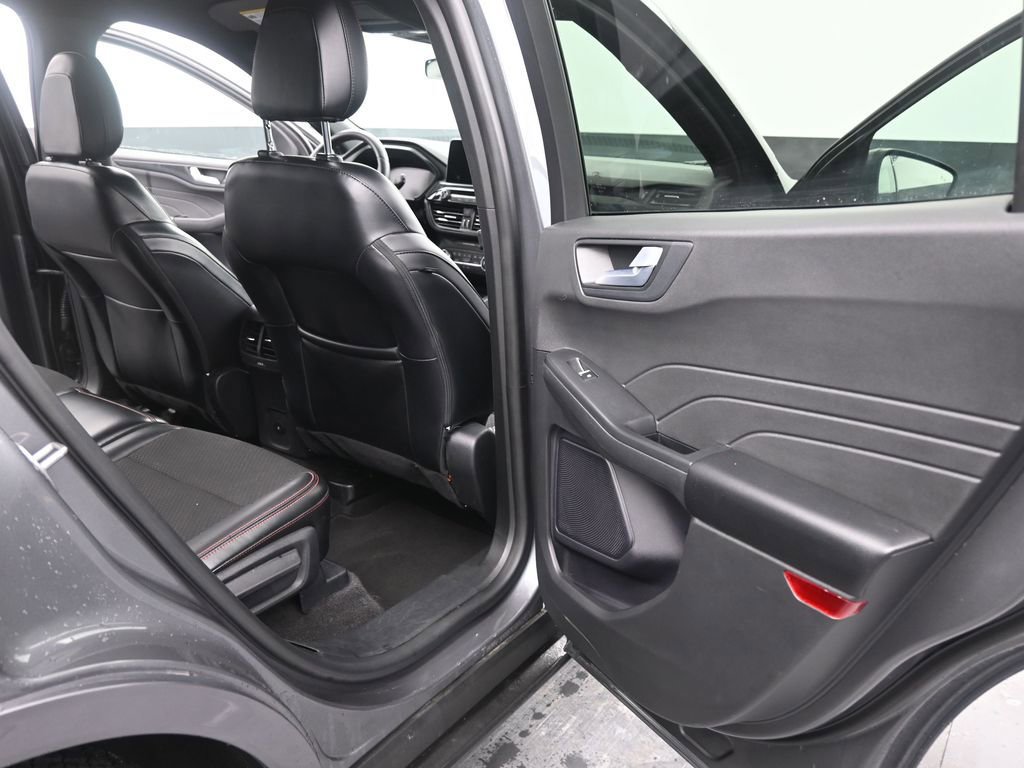 Used 2024 Ford Escape ST-Line image 19
