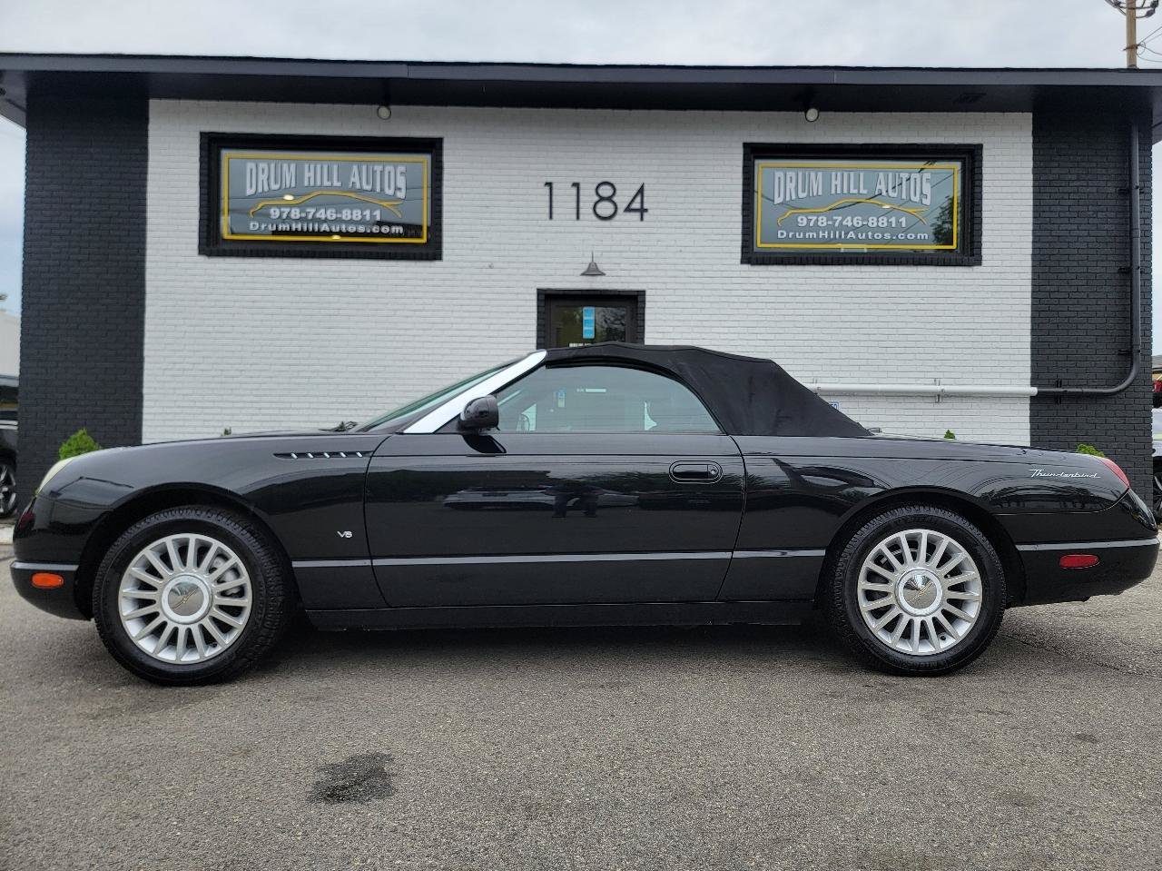 Used 2004 Ford Thunderbird RWD image 4
