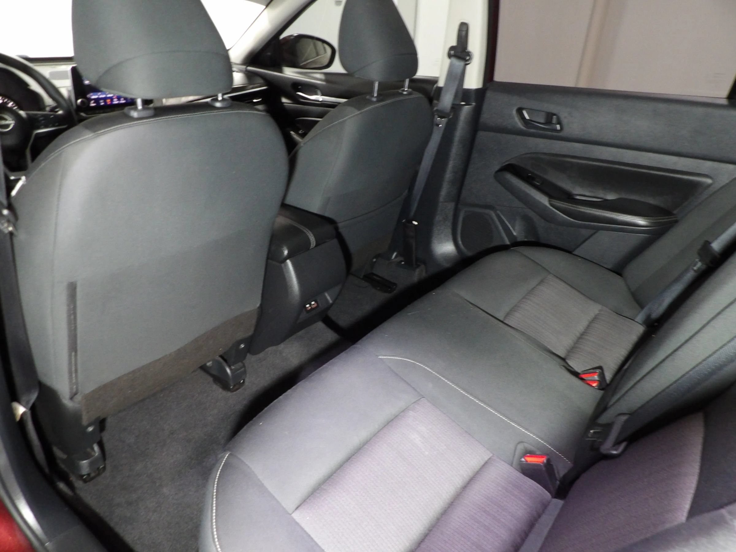 Used 2023 Nissan Altima 2.5 SV FWD image 12