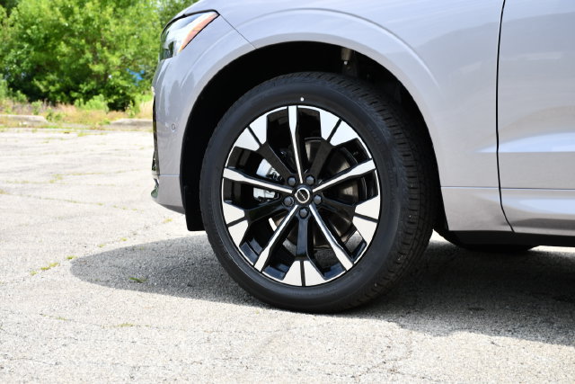 New 2026 Volvo XC60 B5 Plus w/ Protection Package Premier AWD/4WD image 11