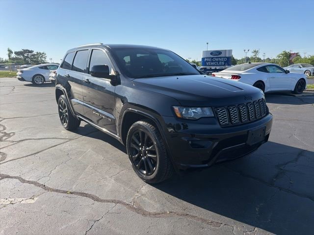 Used 2019 Jeep Grand Cherokee Altitude AWD/4WD image 1
