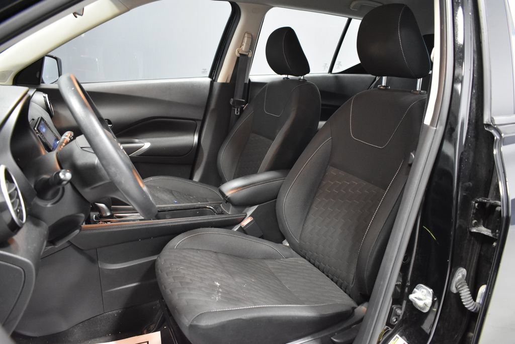 Used 2022 Nissan Kicks SV FWD image 5
