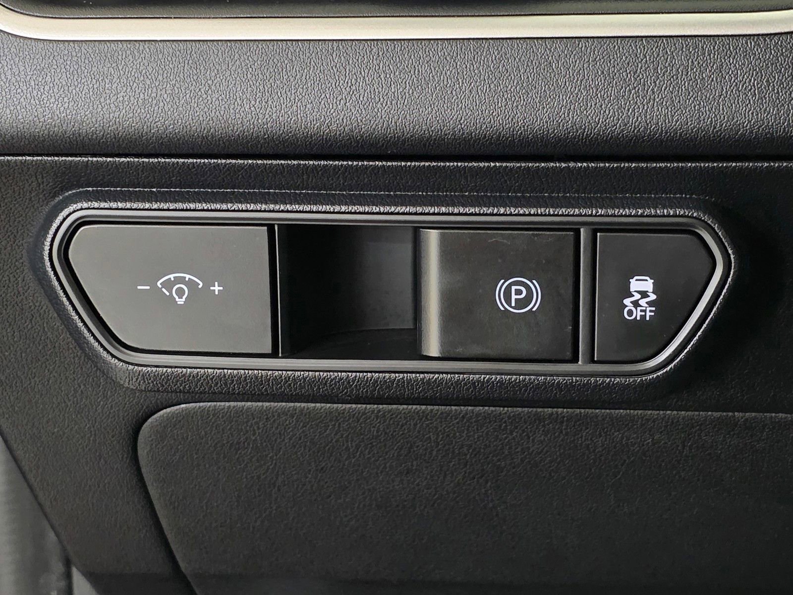 Used 2025 Kia K4 LXS image 32
