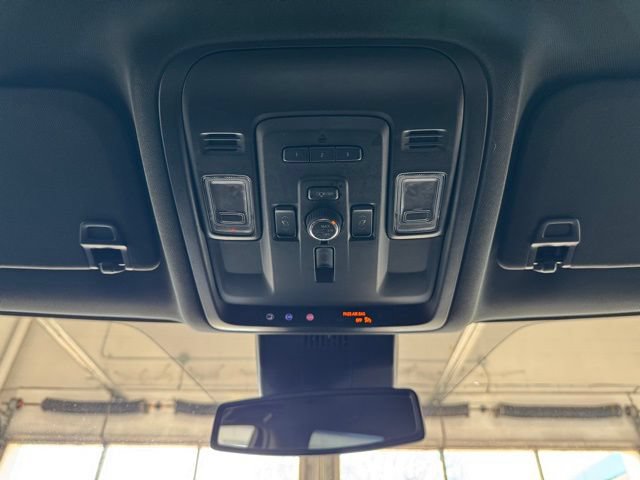 Used 2023 Chevrolet Suburban Premier AWD/4WD image 22