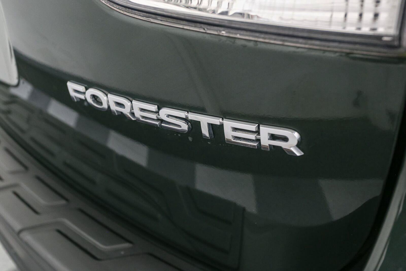 Used 2023 Subaru Forester Premium AWD/4WD image 11