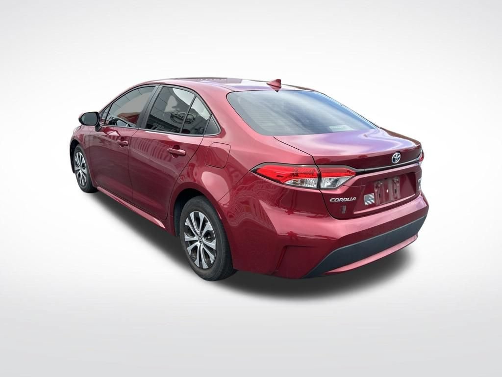 Used 2022 Toyota Corolla LE FWD image 3