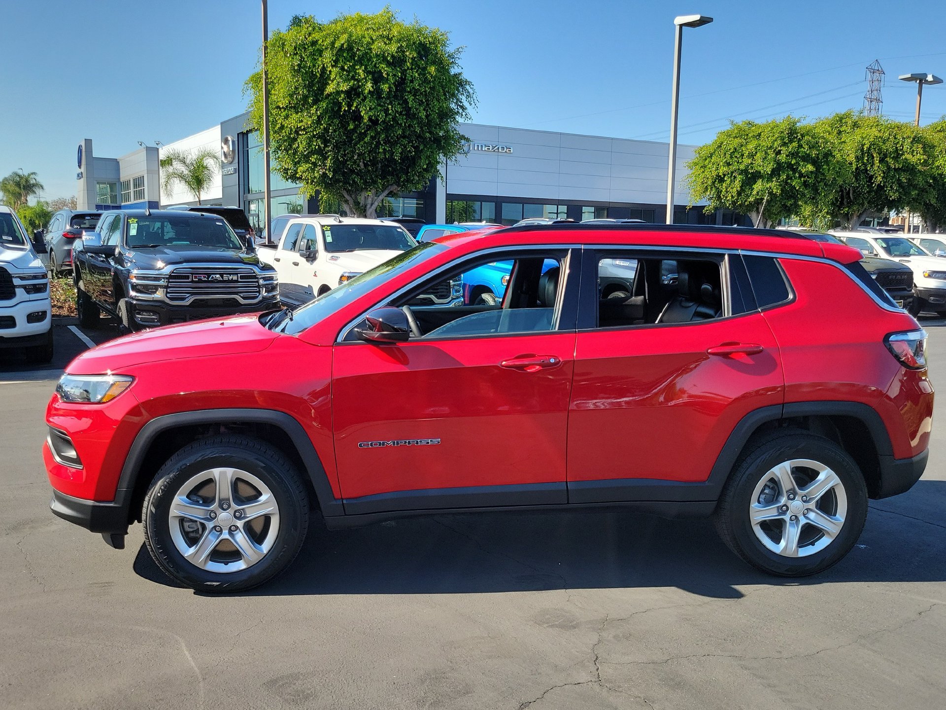 Certified 2024 Jeep Compass Latitude AWD/4WD image 23