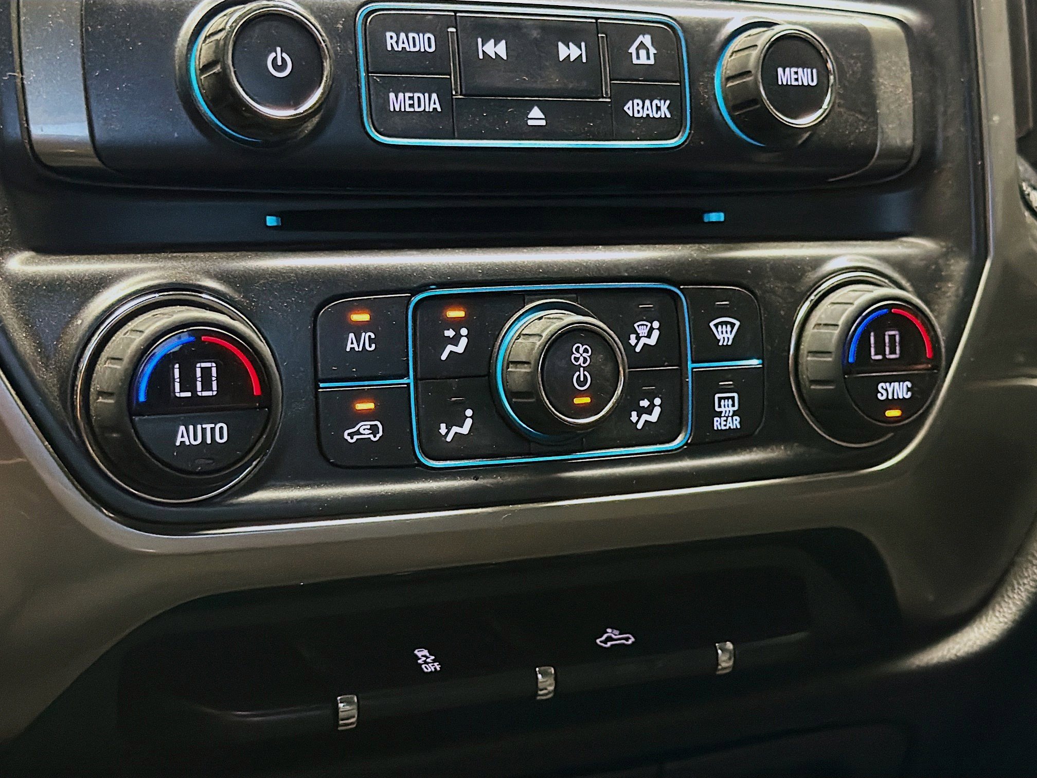 Used 2018 Chevrolet Silverado 1500 LT w/ All Star Edition RWD image 10