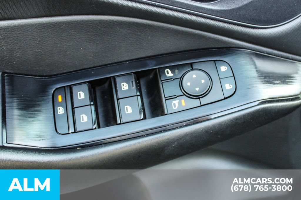 Used 2024 Nissan Rogue S FWD image 37