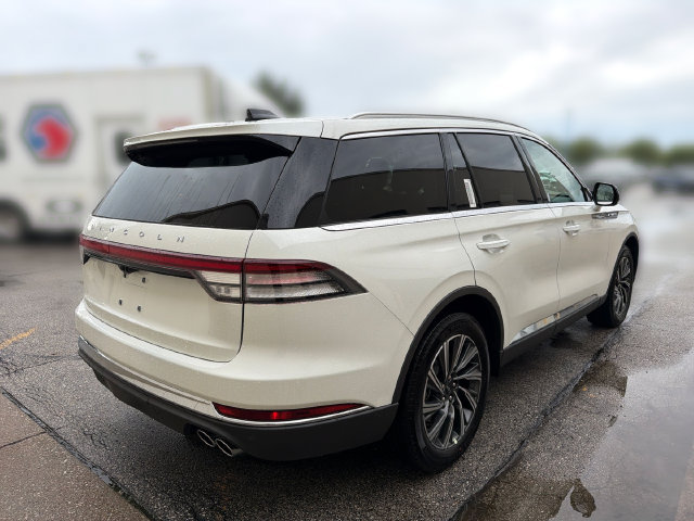 New 2027 Lincoln Aviator AWD image 6