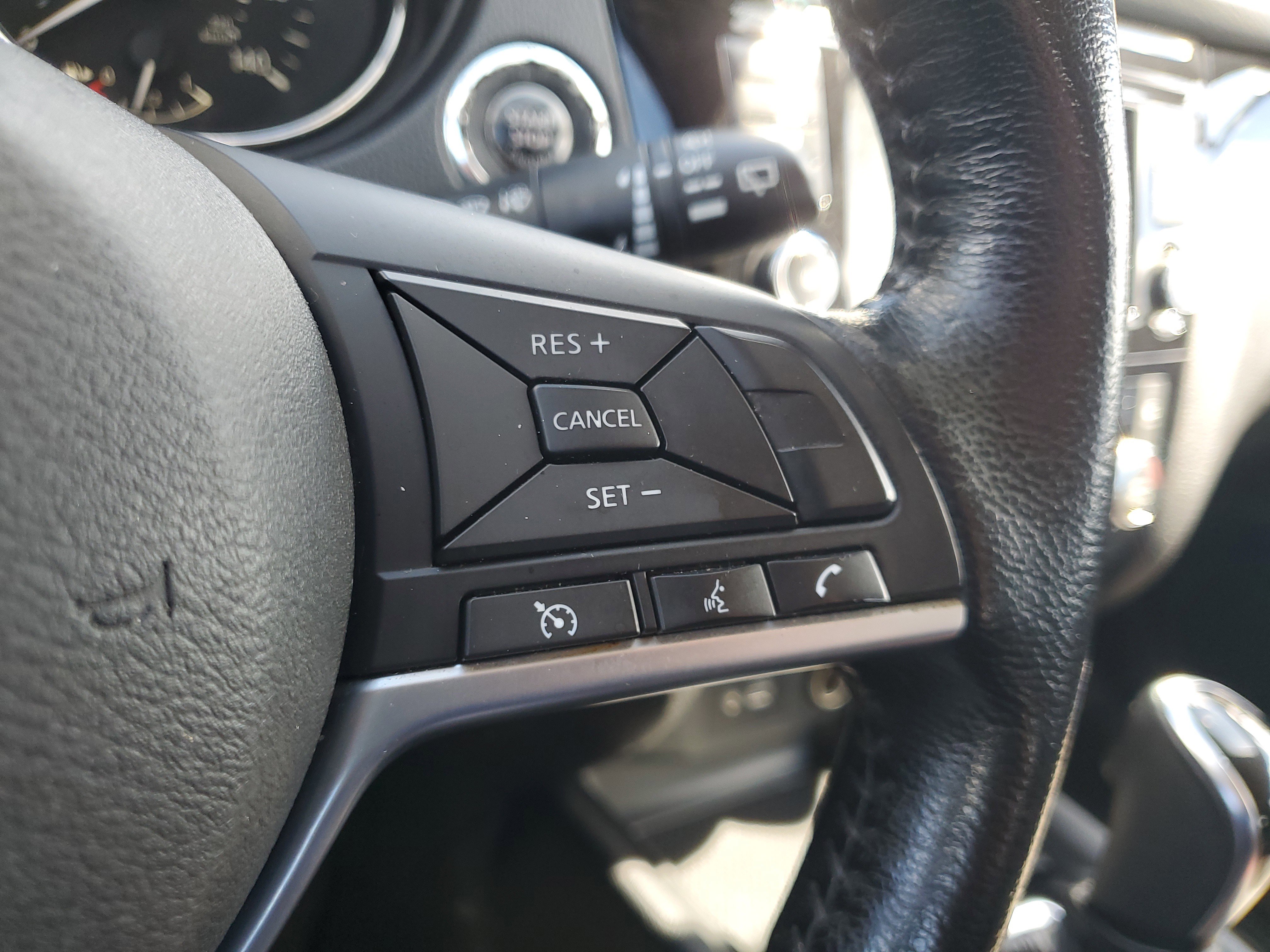 Used 2021 Nissan Rogue Sport SV image 21