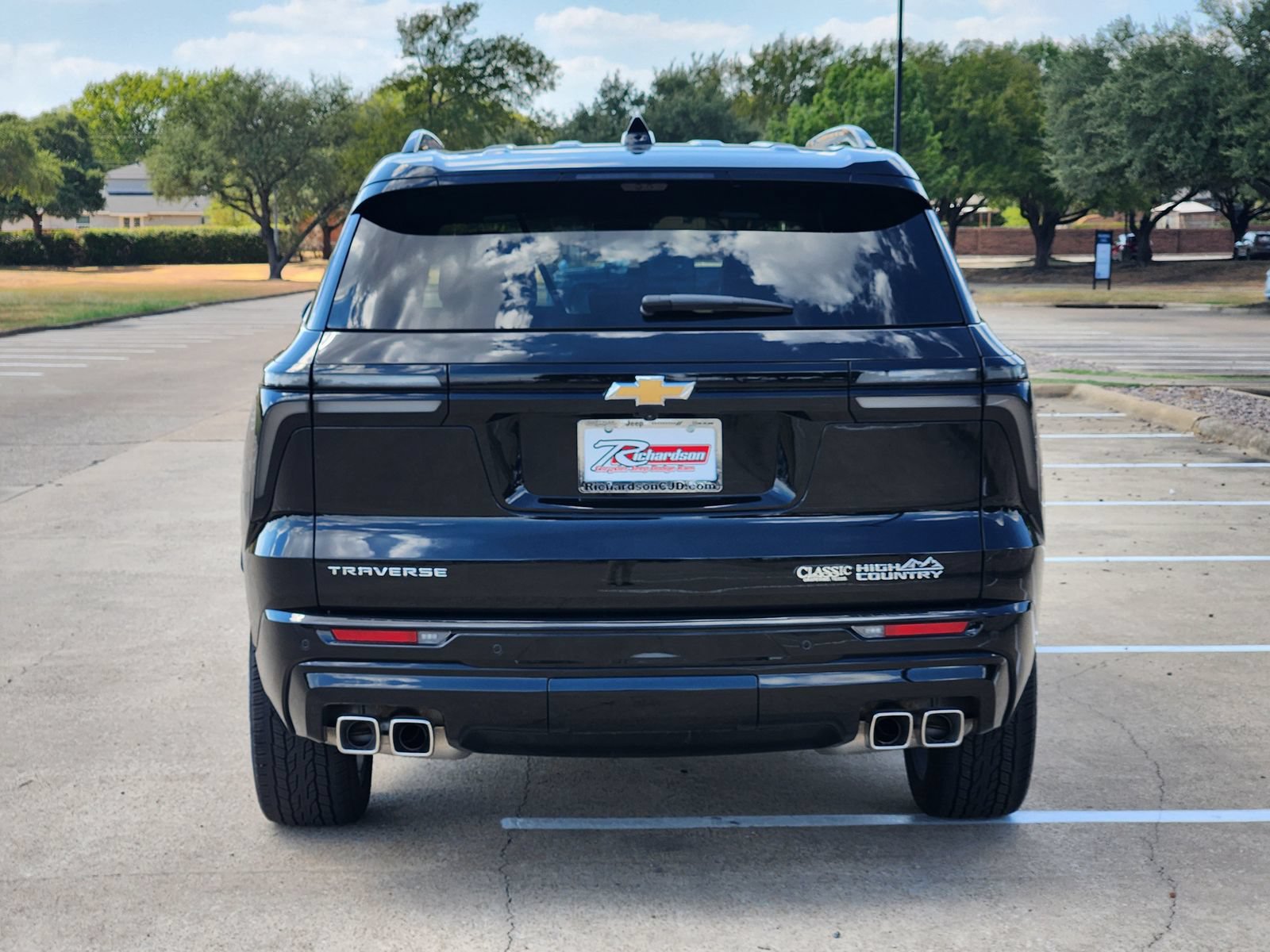 Used 2026 Chevrolet Traverse High Country w/ LPO, Floor Liner Package FWD image 5