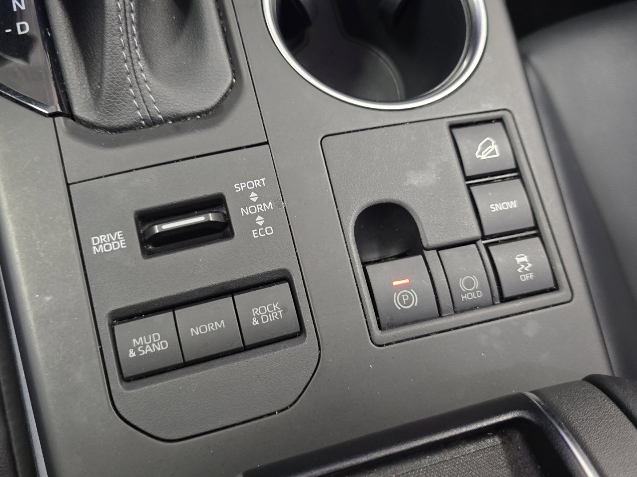 Used 2023 Toyota Highlander XLE AWD/4WD image 7