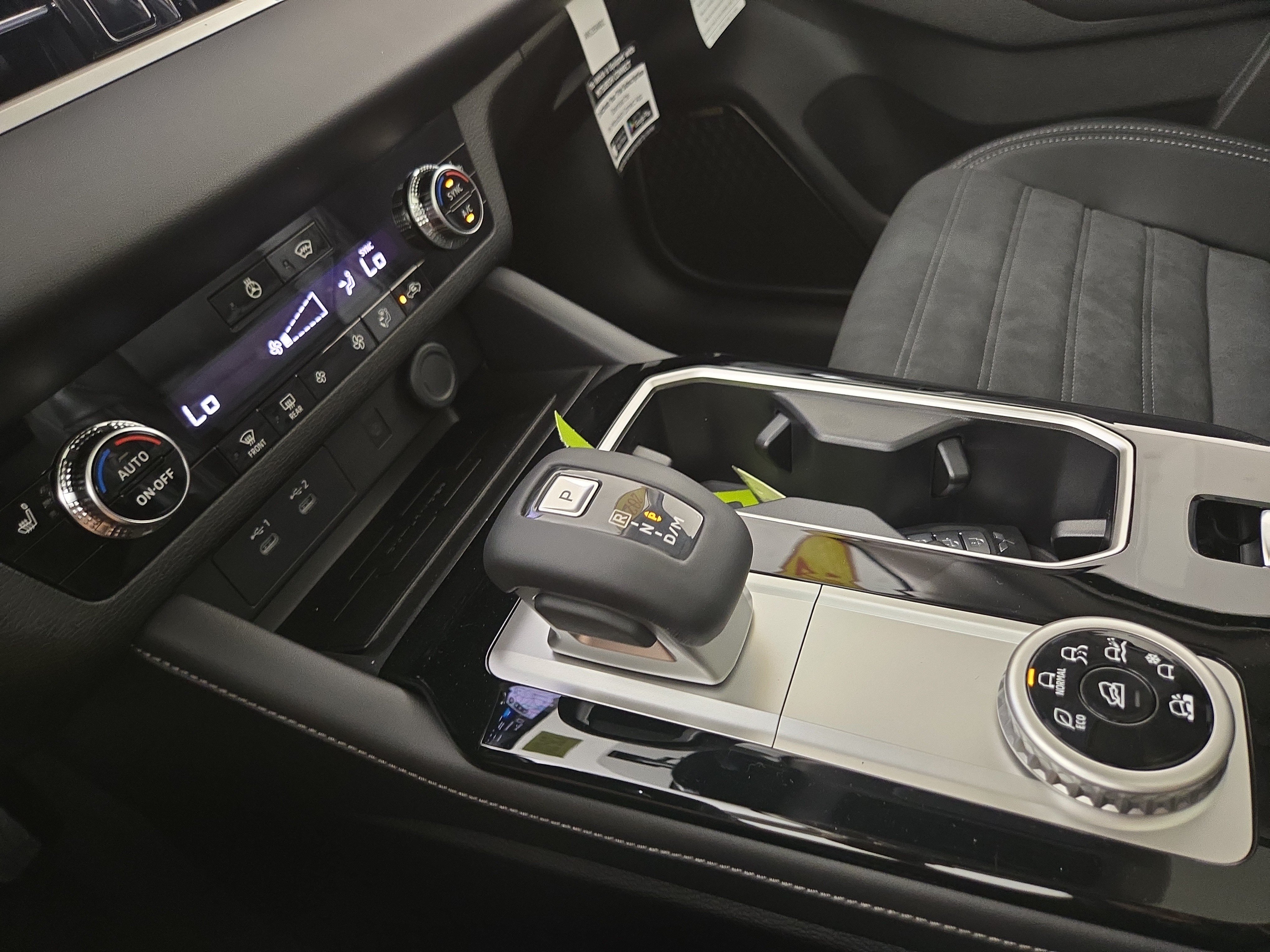 New 2026 Mitsubishi Outlander SE AWD/4WD image 24