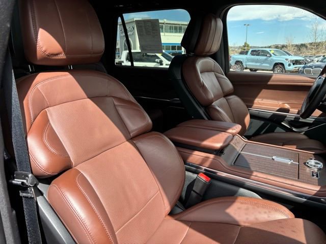 Used 2025 Lincoln Navigator Reserve image 25