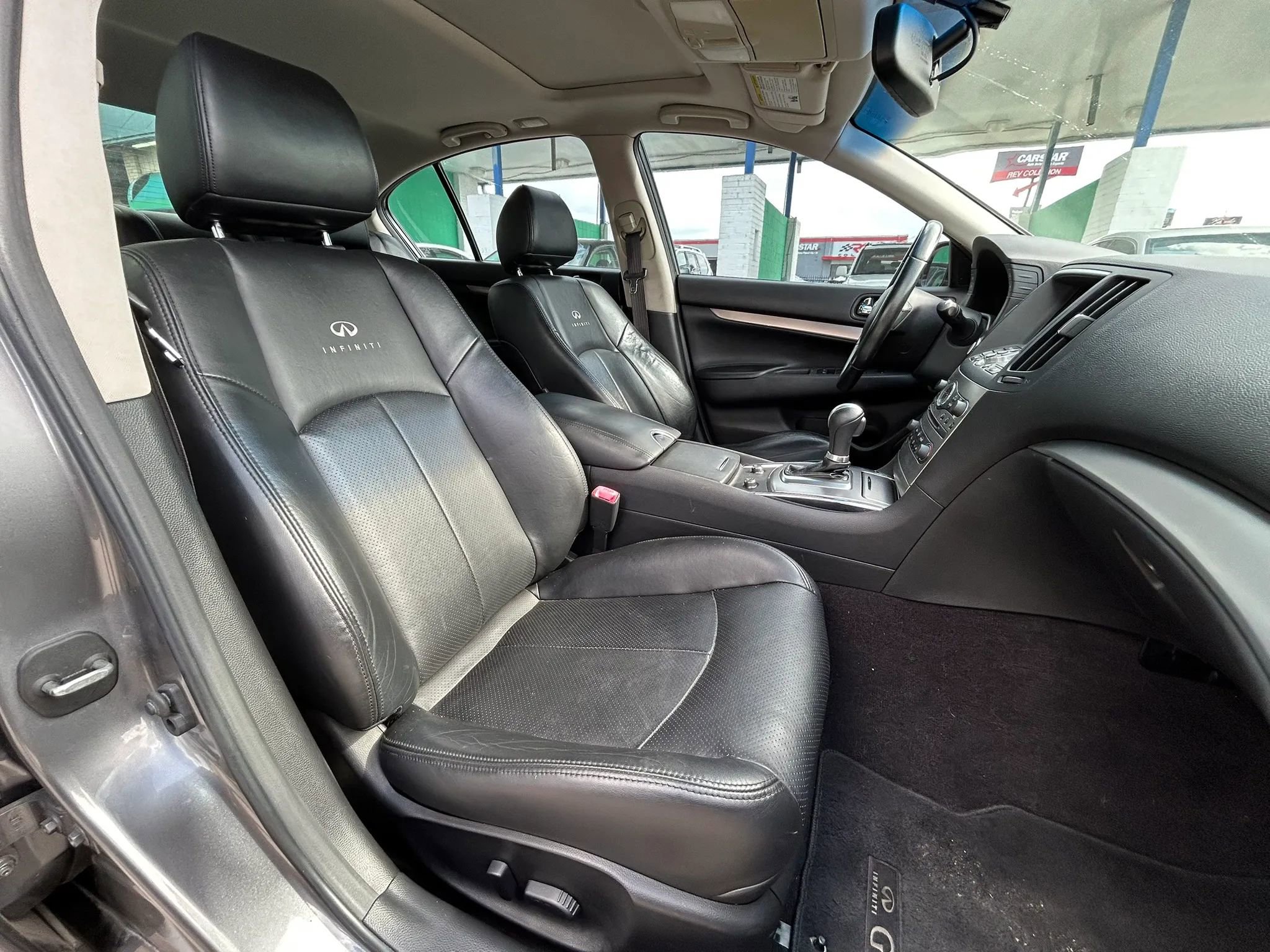 Used 2012 INFINITI G37 Journey w/ Premium Pkg image 12