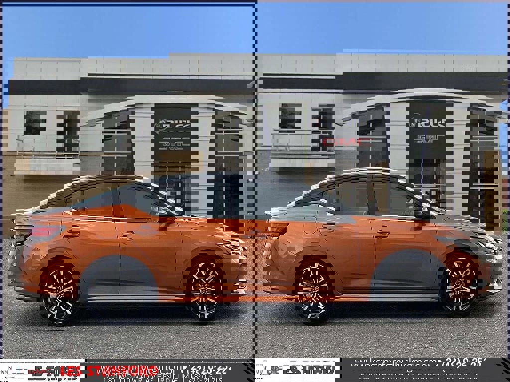 Used 2022 Nissan Sentra SR w/ SR Premium Package image 7